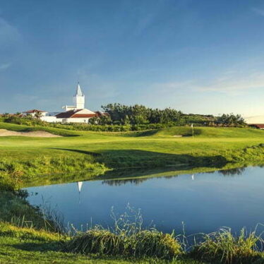 Golfplatz Praia d'el Rey mit Kapelle