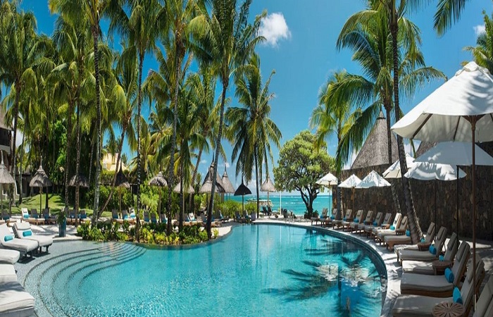Mauritius Belle Mare Plage Pool mit Meersicht