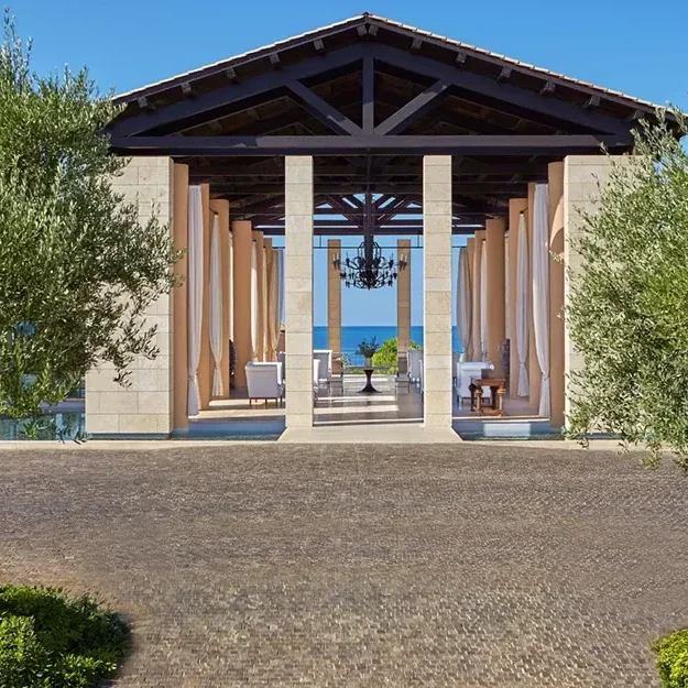 Romanos Costa Navarino